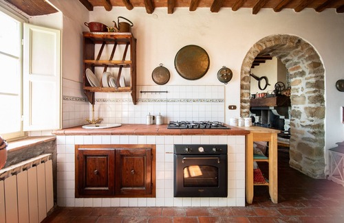 Capannori Villa | Villa Iris with Swimming Pool