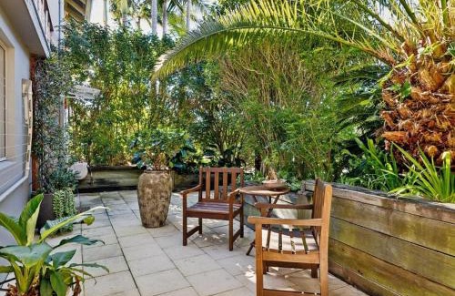 Angourie Villa | Villa Kalinya! Beachside Treehouse Oasis