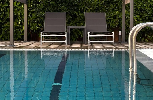 Ixia Villa | Villa Katrin - Exquisita villa con piscina privada de 60m2, estacionamiento y jardín.