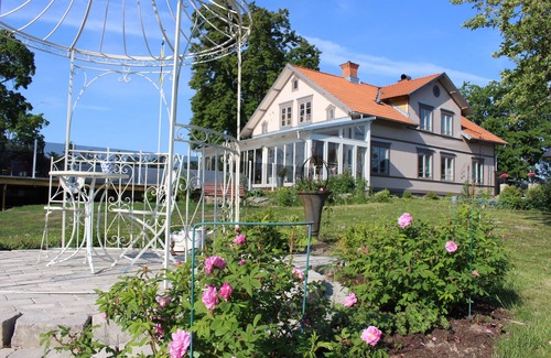 Orsundsbro Villa | Villa Kulla - campo de romance!