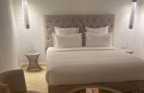 Ayir Casa | Villa La Falaise