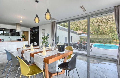 Zaton Villa | Villa La Mer - villa moderna cerca de Dubrovnik para doce huéspedes con piscina