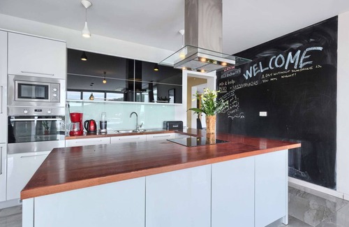 Zaton Villa | Villa La Mer - villa moderna cerca de Dubrovnik para doce huéspedes con piscina