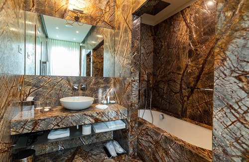 Mandello del Lario Hotel | Villa Lario Resort Mandello