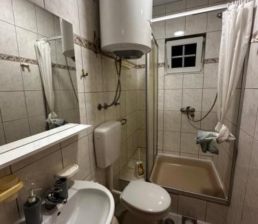 Becici Cama Y Desayuno | Villa Linna