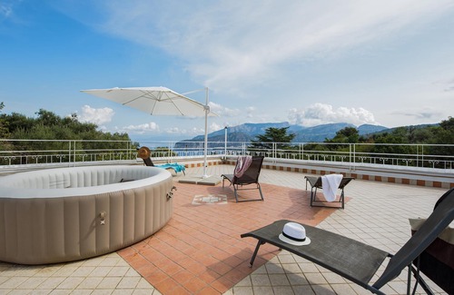 Priora Villa | Villa Louise