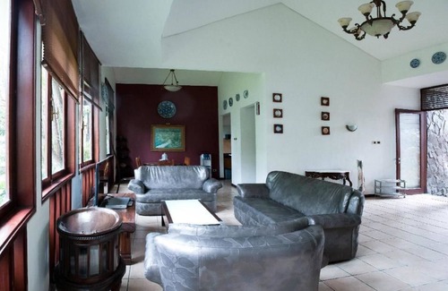 Oro Oro Ombo Villa | Villa Lovender Klub Bunga A14