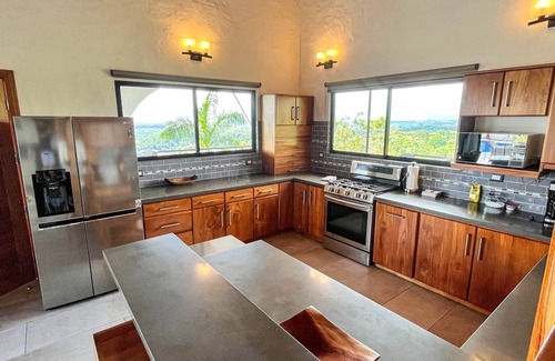 El Cerro Casa | Villa Macaw Luxury 5 Bdrm, Pool, Ocean, Surf & Sunset Views