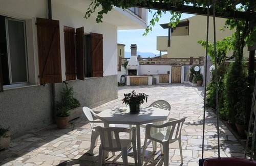La Ciaccia Apartamento | Villa Maria Three-room apartment with large garden near the sea