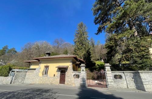 Lanzo d'Intelvi Casa | Villa Martegani Como