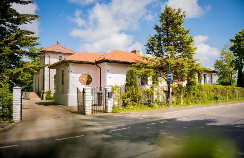 Toila Hotel | Villa Meretare