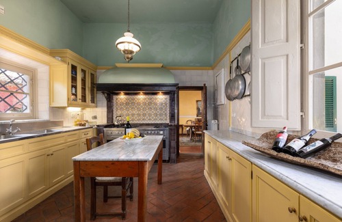 Montespertoli Villa | Villa Milani con piscina compartida, terraza privada y Wi-Fi