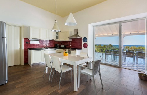 Torre Suda Casa | 1014 Villa Miramare