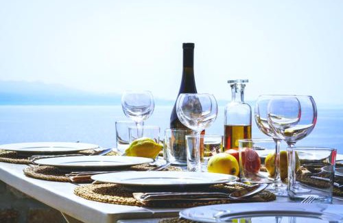 Kalafatis Hotel | VILLA NAUTILIA - Luxury Suites and Cottages
