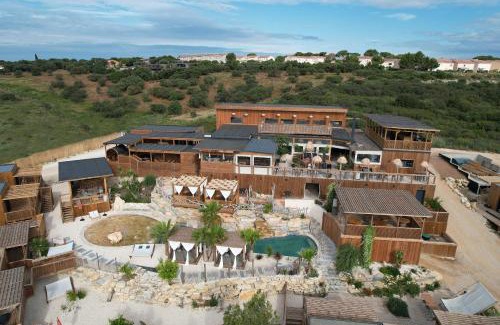 Calvisson Hotel | Villa Occitana