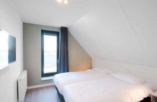Tholen Casa | Villa Oesterdam Sleeps 10 persons