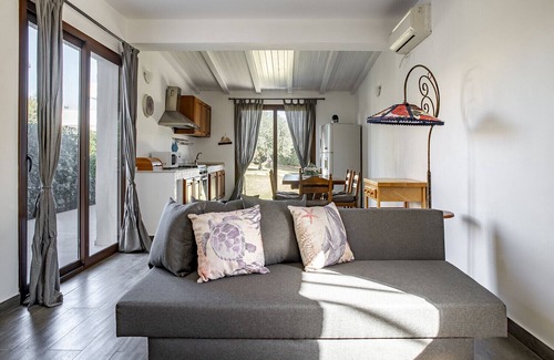 Ognina Villa | Villa Ognina Dependance I with pool by Wonderful Italy