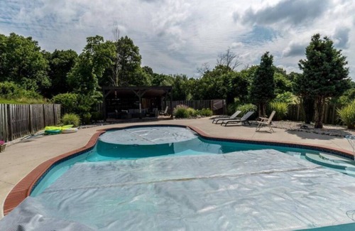 Sassamansville Casa | Villa on the hill with heated salt water indoor pool