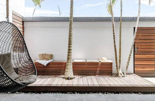 Noosa Heads Apartamento | Villa One - Immaculate Townhouse on Noosa Parade