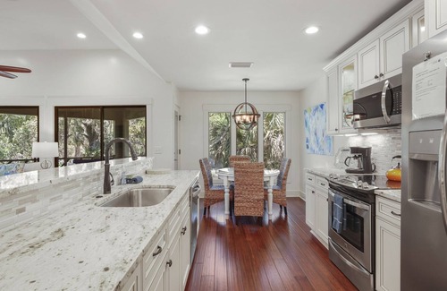 Kiawah Island Villa | Villa Overlooking Roy Barth Tennis Courts- 5 Minute Walk to Beach