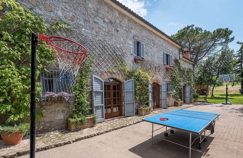 Acqua Loreto Villa | Villa Palombara: casa de campo con piscina que se puede calentar cerrada, pista de tenis y cocinero