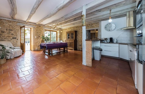 Saint-Rabier Casa | Villa Paola es una hermosa casa de vacaciones con una gran piscina privada vallada.