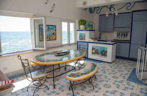 Anzio Villa | Villa Paola sullo scoglio