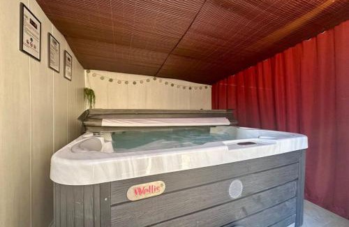Brive-la-Gaillarde Villa | Villa Platon - Jaccuzi - JardinTerrassePétanque