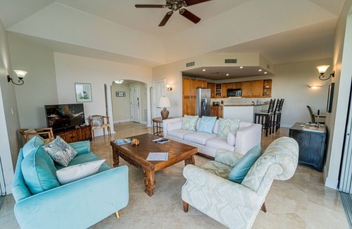 Grace Bay Condominio | Villa 308 3er piso dlx 3 dormitorios, 3 baños frente al mar (para 6-7)
