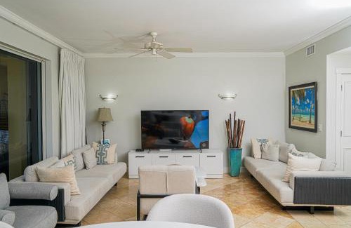 Grace Bay Apartamento | Villa Renaissance Unit 205 Grace Bay Beach