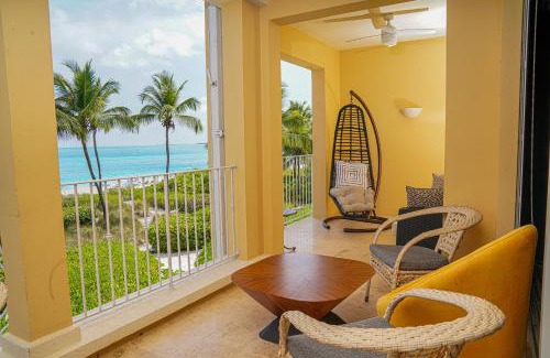 Grace Bay Apartamento | Villa Renaissance Unit 205 Grace Bay Beach