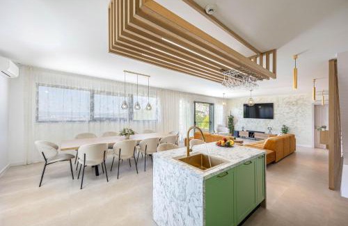 Klis Villa | Villa Rivendell Excelsior - Casino, Cinema, Tennis