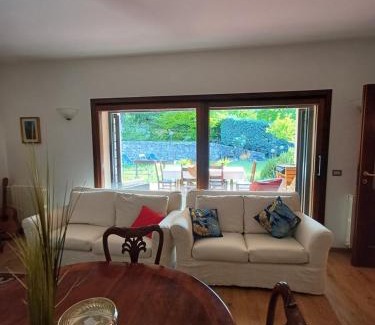 Caporciano Villa | Villa Rosa