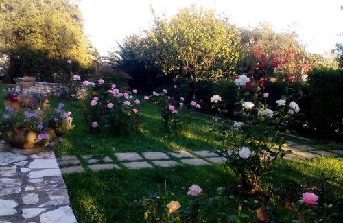 Afra Apartamento | Villa Rose Garden