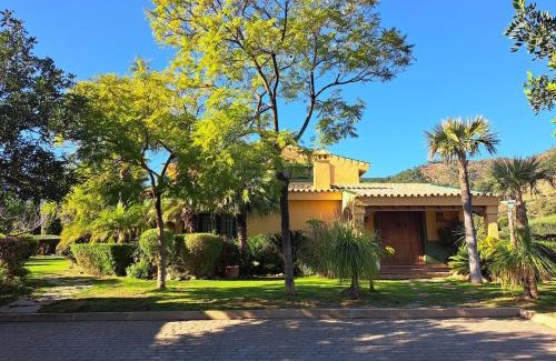 Ojen Chalet De Esquí | Villa Rural en Ojén