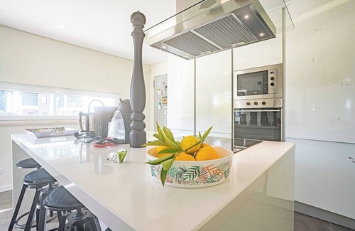 Charneca de Caparica e Sobreda Villa | Villa Sassi - Recent & modern villa with a swimming pool and BBQ