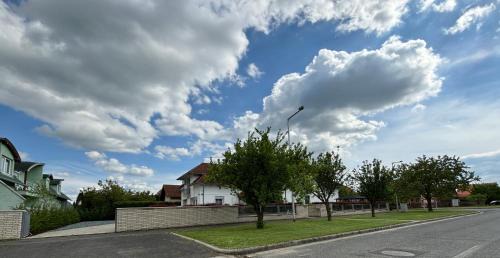 Buk Apartamento | Villa Tara Bük