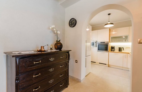Bribir Cabina | CASA VALENTINA NUEVA cabaña renovada en una zona tranquila, con jacuzzi