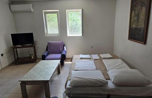 Titov Veles Cabina | Villa Vesna