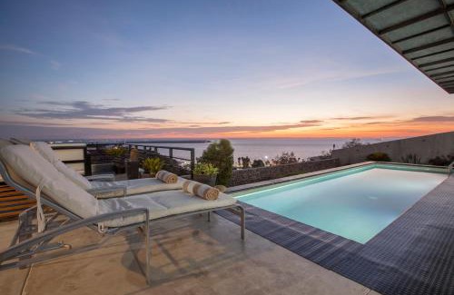 La Paz Villa | Villa Wellmina - Stunning Sunsets & Relaxing Poolside Vibes!