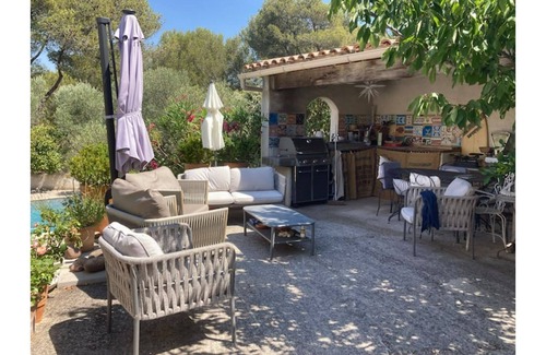 Roquefort-la-Bedoule Villa | Large pool villa near Cassis - 6 people