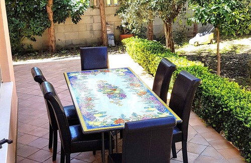 Patti Villa | Villa con jardín de 200 metros cuadrados frente al mar, vista de las islas Eolias