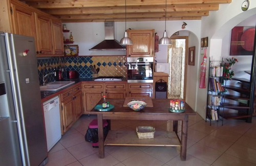 Reynes Villa | Villa con piscina privada, tranquila con vistas a la montaña.