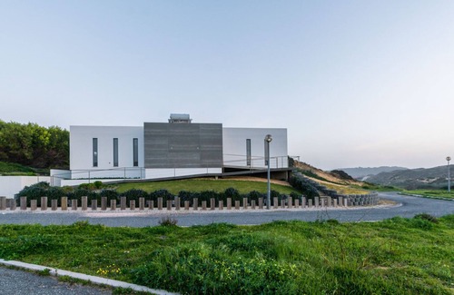 Carrapateira Villa | Villa con piscina a 800 m de la playa.