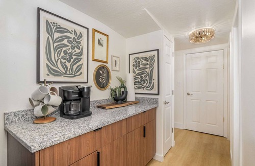 Melbourne Village Cabaña | Village Hideaway · A Modern Coastal Retreat