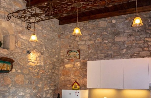 Megalo Chorio Casa | Casa de pueblo en estilo estudio completamente renovado, impresionantes vistas al mar y a la montaña.