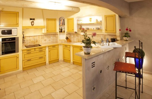 Joucas Casa | Village house with private pool and panoramic views of the Luberon mountains, peace and quiet.