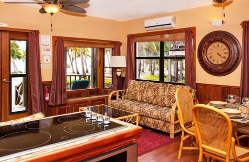 San Pedro Villa | Villas De Isla Bonita - E2