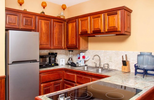 San Pedro Villa | Villas De Isla Bonita - E2