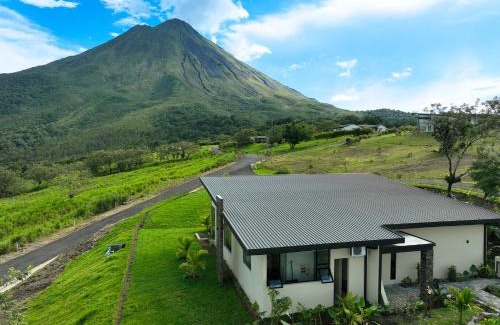 Aguas termales de Arenal Villa | Villas Jawara ! Un Volcán en su Jardín !
